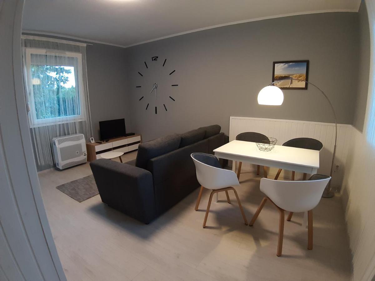 Jade Vendeghaz Apartment Papa Ngoại thất bức ảnh